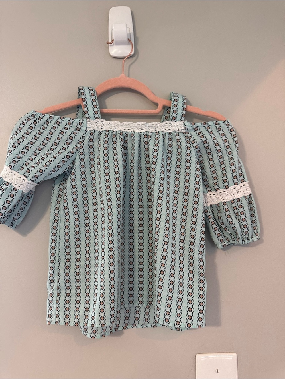 Takara girls size 6 blouse